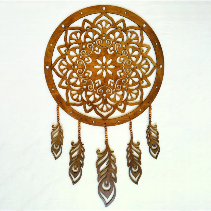 Drevený lapač snov dekorácia na stenu.