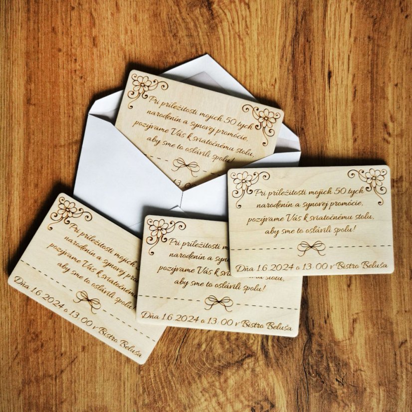 Drevená pozvánka na oslavu alebo svadbu