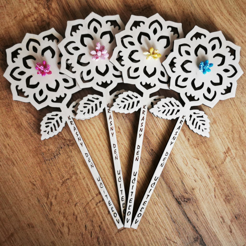 Darček ku dňu učiteľov drevený kvietok s textom