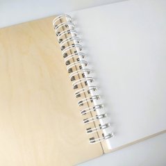 Špirálová väzba dreveného albumu