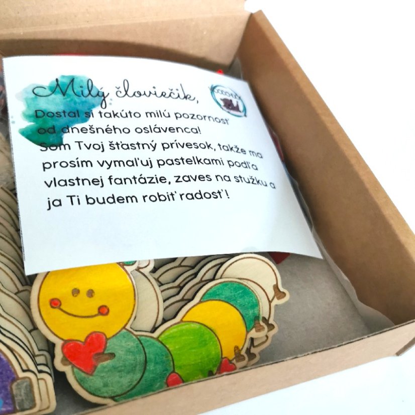 Darčeky pre deti do škôlky Omaľovánka húsenica