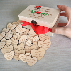 Drevená krabička 30 dôvodov prečo Ťa milujem s gravírovanými srdiečkami