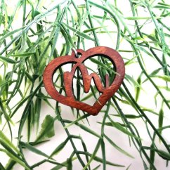 Drevený prívesok Srdce s písmenom