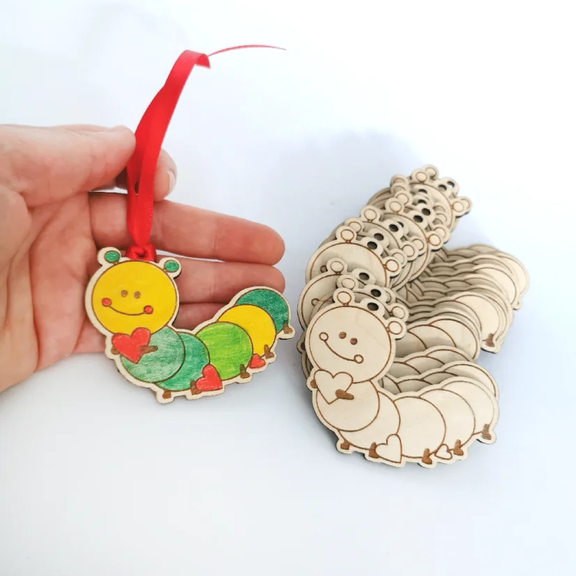 Darčeky pre deti do škôlky Omaľovánka húsenica