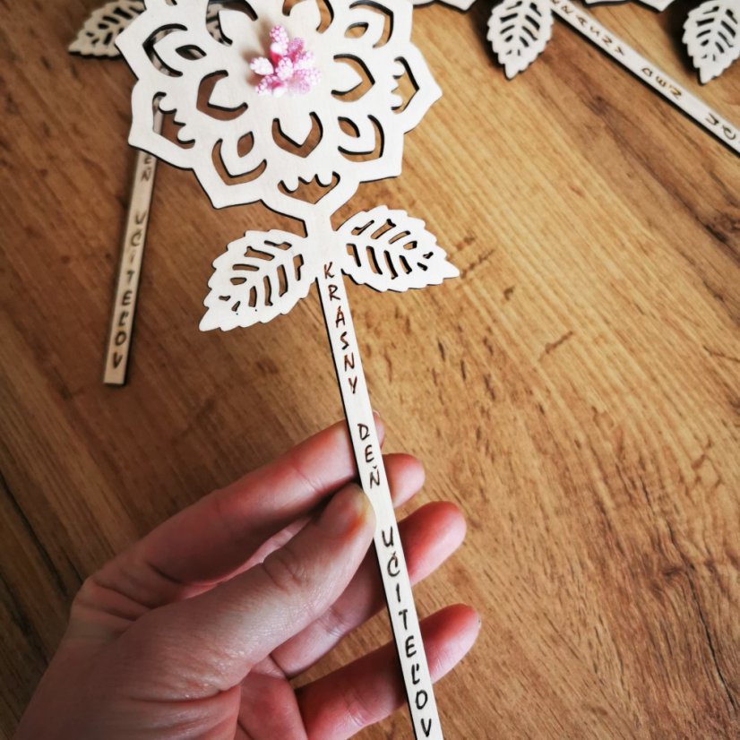 Darček ku dňu učiteľov drevený kvietok s textom