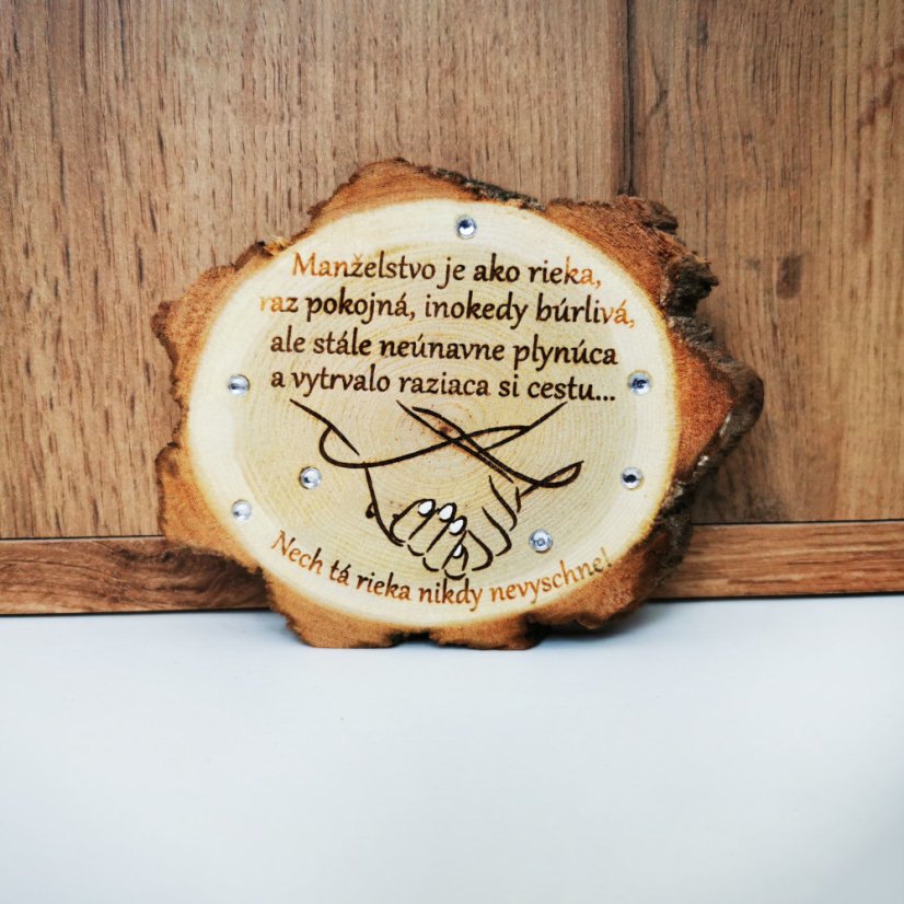 Svadobný darček agátové drevo s citátom a kamienkami