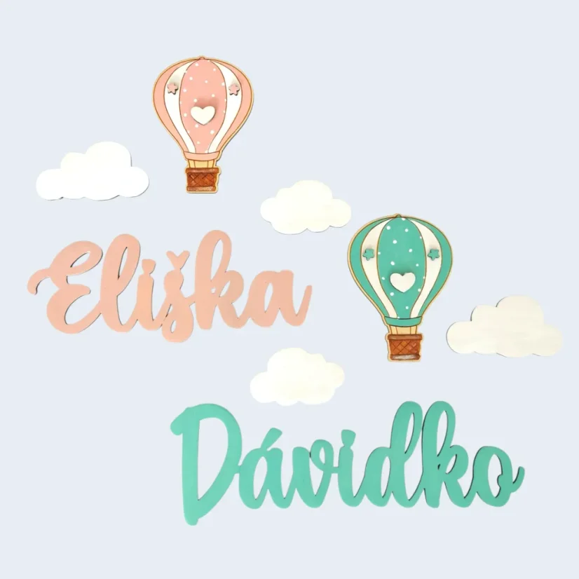 Detské maľované menovky, obláčiky a vzdušné balóny.