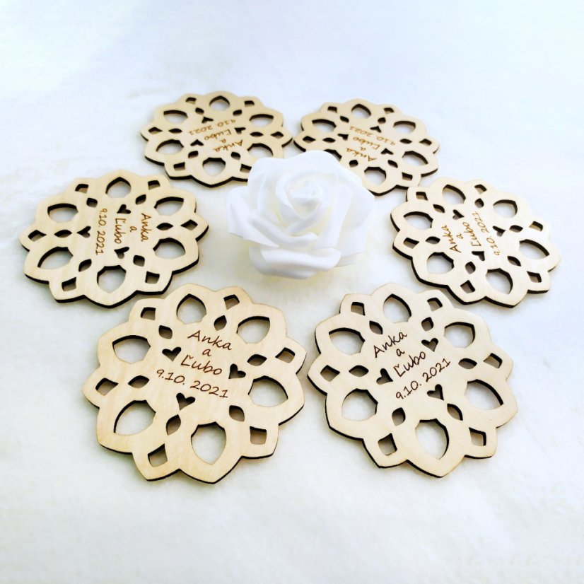 Darček pre hostí – drevená podšálka s gravírovaním