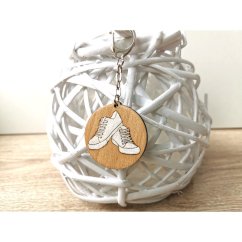 Kľúčenka Kráľovná bielych tenisiek obojstranná