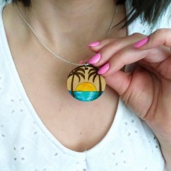 Drevený prívesok Pláž